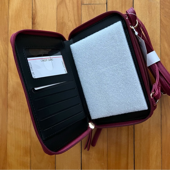 NWT TIMELESS CROSSBODY BAG - Picture 3 of 7